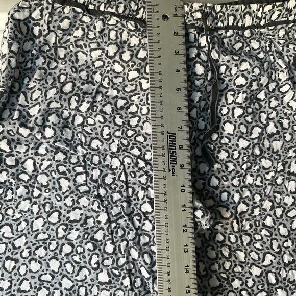 DKNY Women’s Casual Pants size XL Leopard Gray & White - Picture 4 of 8